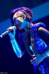 高清组图：周笔畅巡演上海收官 吐露心声泪洒舞台