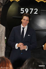 组图：《哈利》香港办见面会 双生兄弟为粉丝签名