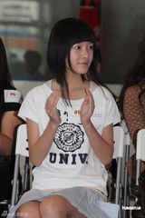 组图：徐娇清纯亮相 和周星驰保持“父女”关系