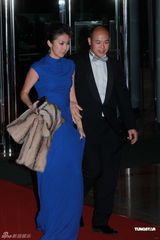 组图：富商郑裕彤孙女郑志雯出嫁 给孙女婿打满分