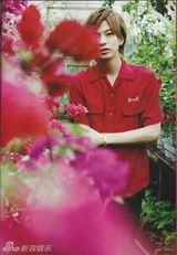 组图：山下智久三浦春马等众男星拍摄绚丽写真