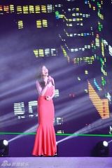 组图：群星亮相华语传媒大奖 汪峰获年度艺人奖