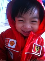 组图：微镜头下的小小志 呆萌可爱完胜童颜老爸