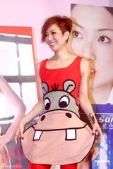 幻灯图集：郑秀文时隔六年重返台湾宣传福音专辑