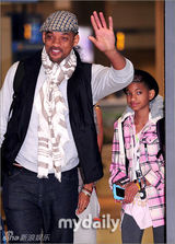 组图：好莱坞影星威尔斯密斯伊万麦格雷戈同机访韩