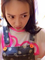 组图：武大女神生活美照 长发飘逸清新自然