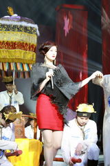 组图：蒋欣秀唱功演绎《后宫甄嬛传》主题曲