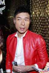 组图：许志安求狗仔队放过 JW久未见老板黎明