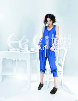 组图：郑丽苑春日写真曝光 清新亮丽活泼时尚