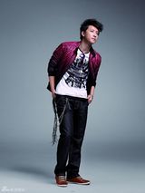 组图：韩庚拍摄秋季型男大片 称新专辑已在筹备