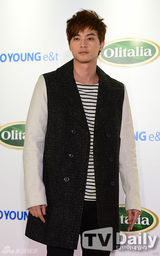 组图：金智勋金静敏等出席新饮品上市活动