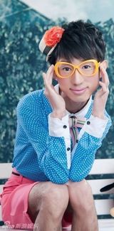 组图：《快男》海选“奇葩男”写真风格多样