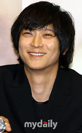 组图：高修姜东元出席新片《超能力者》媒体首映