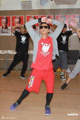 组图：郭富城为演唱会彩排 高价邀得Rain排舞师