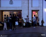 组图：张柏芝深圳赶戏避记者 剧组为维护秩序报警