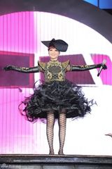 组图：陈慧娴2012南宁演唱会雨中感动落幕