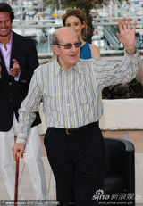 《安吉里卡奇遇》记者会 导演曼努埃尔携妻上阵