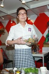 组图：马浚伟自曝是煮夫 期望与前女友复合