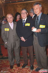 组图：霍震霆现身TVB体育台首播酒会