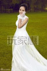 组图：孙宁纯美造型登封面 气质温婉尽显女人味