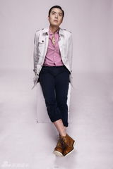 幻灯图：张桐亮色春装简约明快 时尚搭配搏出位