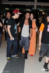 组图：Gaga个唱粉丝经典造型助阵  陈浩民夫妇捧场