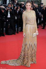 高清组图：超模芭芭拉-帕尔文露背礼服亮相戛纳