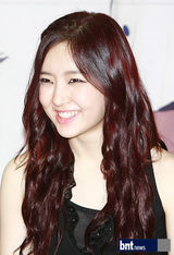 组图：韩团T-ara粉丝俱乐部创团新成员亮相