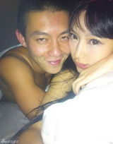 组图：陈冠希与嫩模亲密激吻照曝光 尺度颇大