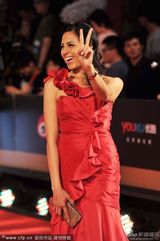 组图：《马 伊 娜》主演罗丝安妮-休佩诺特亮相