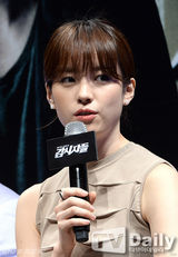 组图：郑雨盛(郑宇成)韩孝珠携手宣传《监视者们》