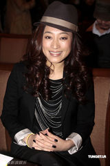 幻灯：艾敬现身和平音乐会发布会 大秀流利英文