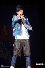 幻灯图：罗志祥香港演唱会落幕 跳《舞娘》掀高潮