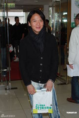 组图：成龙曾志伟等众星出席爱心无国界311烛光晚会 