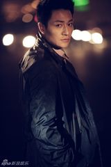 幻灯：李宗翰街拍写真 韩范儿造型演绎暗夜穿行