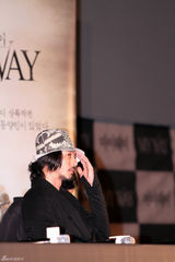 组图：《登陆》釜山见面会 张东健范冰冰等亮相