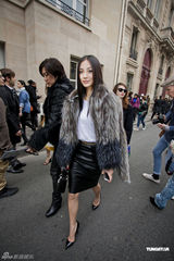 组图：Angelababy现身巴黎时装展 酷帅造型展气场