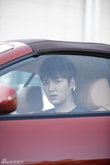 组图：《继承者》开机 李敏镐显上流继承者威严