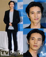 组图：元斌帅气亮相活动 俊秀清逸展美男气质