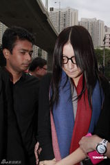 组图：陈嘉桓赴警署报案 正咨询内地法律意见