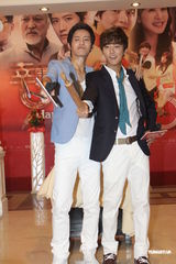 组图：张峻宁李菲儿出席《幸福的面条》发布会