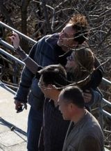 组图：尼古拉斯-凯奇携全家游长城 杨采妮变导游