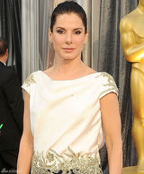 高清组图：奥斯卡红毯桑德拉-布洛克礼服尽展芳华