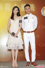 组图：罗仲谦赞杨怡皮肤好 陈法拉乐当空中飞人