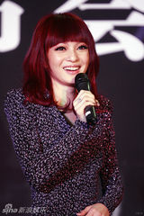 幻灯图：张韶涵北京将首开个唱 可能会穿泳衣登台