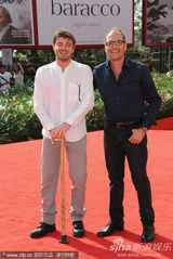 组图：《大师》记者会 玛莉亚与阿玛尼女掌门斗艳