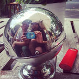 组图：陈冠希带小女友逛街 十指紧扣秀恩爱