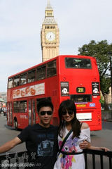 幻灯图：李小鹏与娇妻生活照曝光 金童玉女秀恩爱