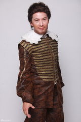 组图：何炅谢娜上演人间四月天 戴军变莎士比亚