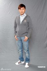 幻灯图：TVB新剧《飞女正传》剧照 蔡少芬造型多变